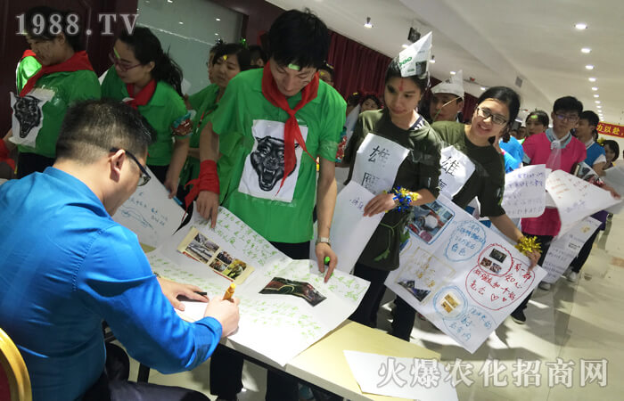 設立燈塔與揚帆高掛同樣重要