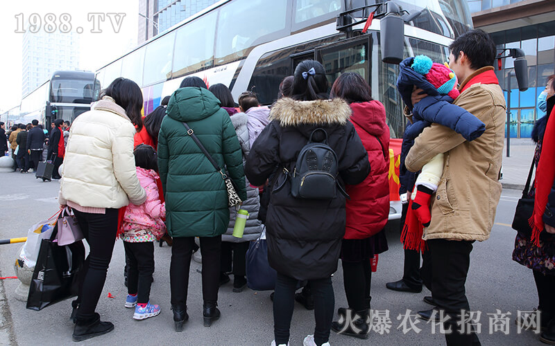 感恩火爆網(wǎng),為夢(mèng)鑄就飛翔之翼
